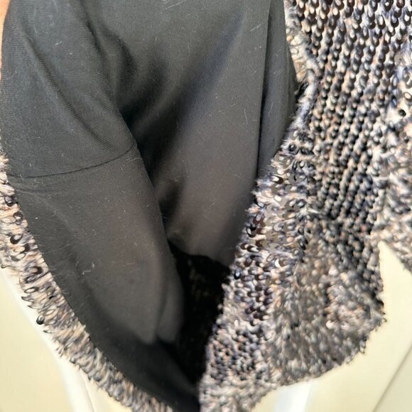 Search for Sanity Faux Fur Sequin Shell Top SZ L - Picture 8 of 15